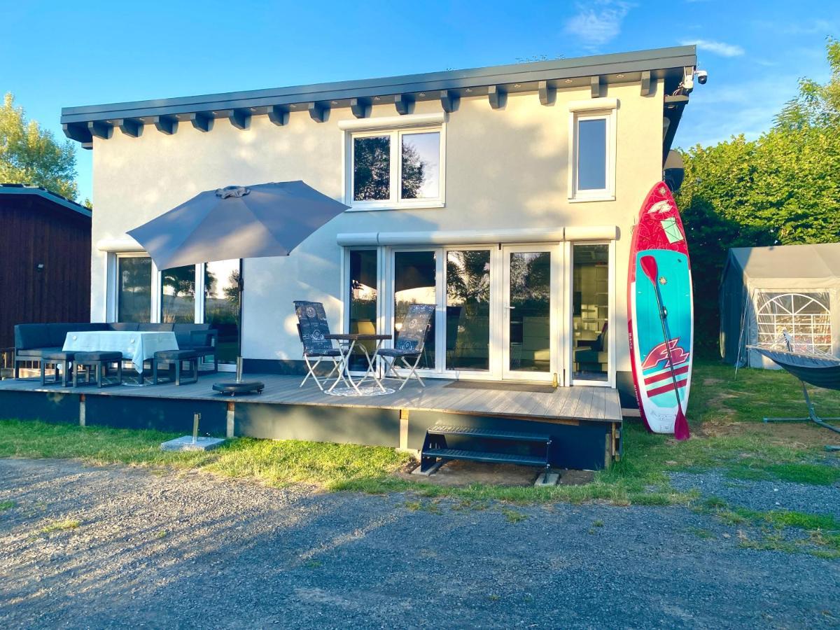 House Of Happiness Mit Seeblick Hungen Exterior foto