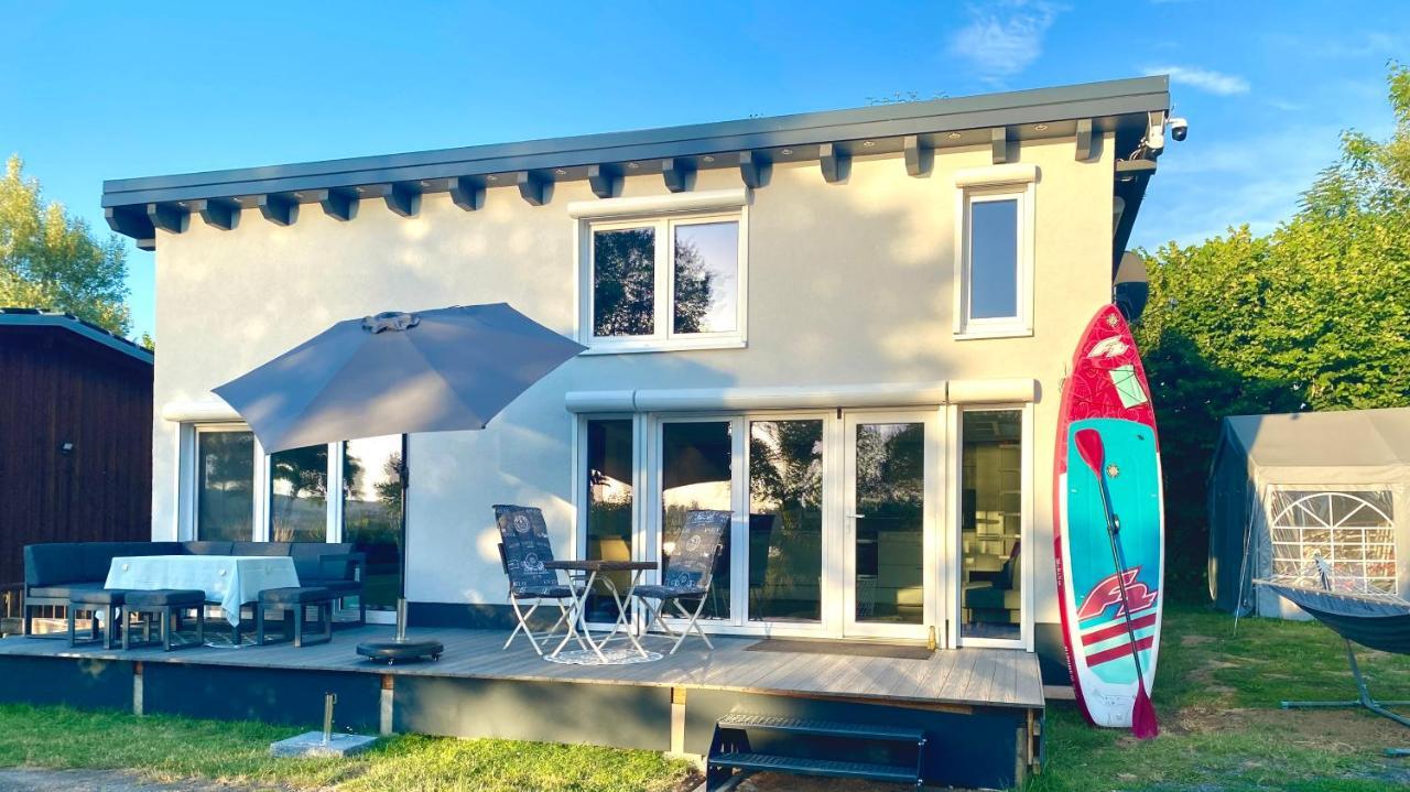 House Of Happiness Mit Seeblick Hungen Exterior foto